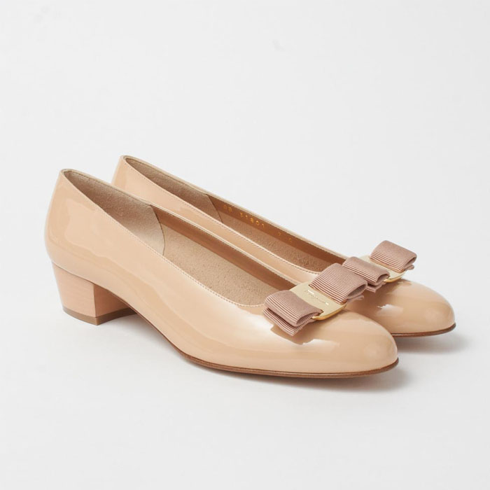 FERRAGAMO LADY SHOES VARA 0530039 NAPLAK-CALF NEWBISQUE Pumps Enamel Beige