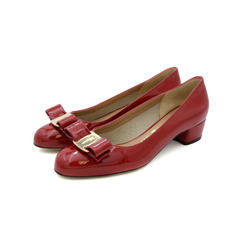 フェラガモ  FERRAGAMO レディース VARA パテントレザー ブロックヒール  0591964 VARA1 ROSSO