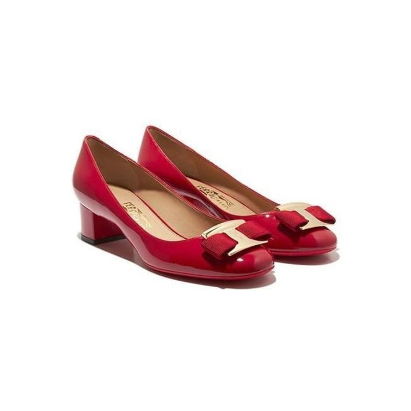 フェラガモ FERRAGAMO レディース レザー シューズ  0593936 NINNA40 ROSSO