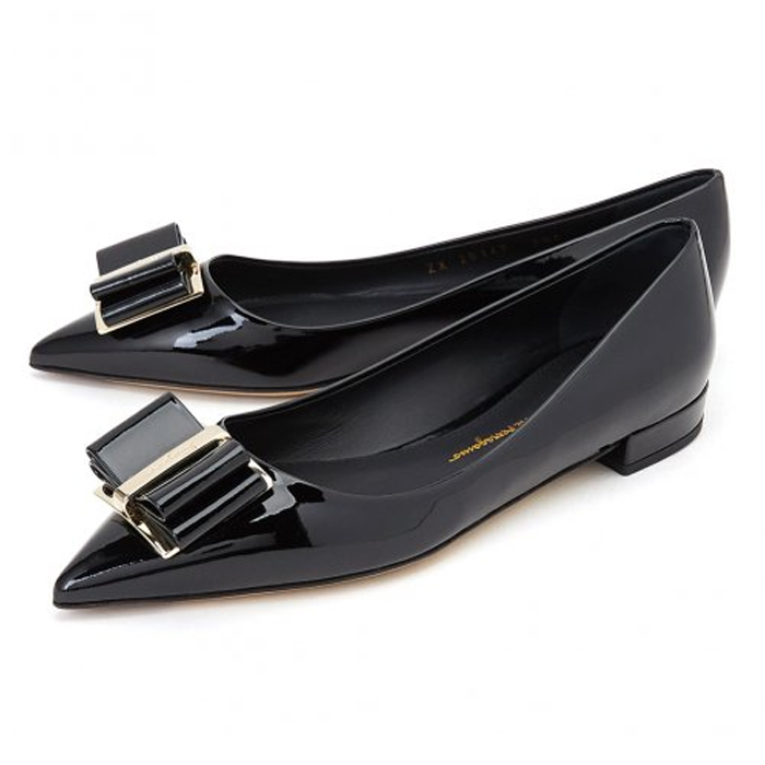 フェラガモ FERRAGAMO レディースパテントレザーフラット 0704658 PA-C NERO